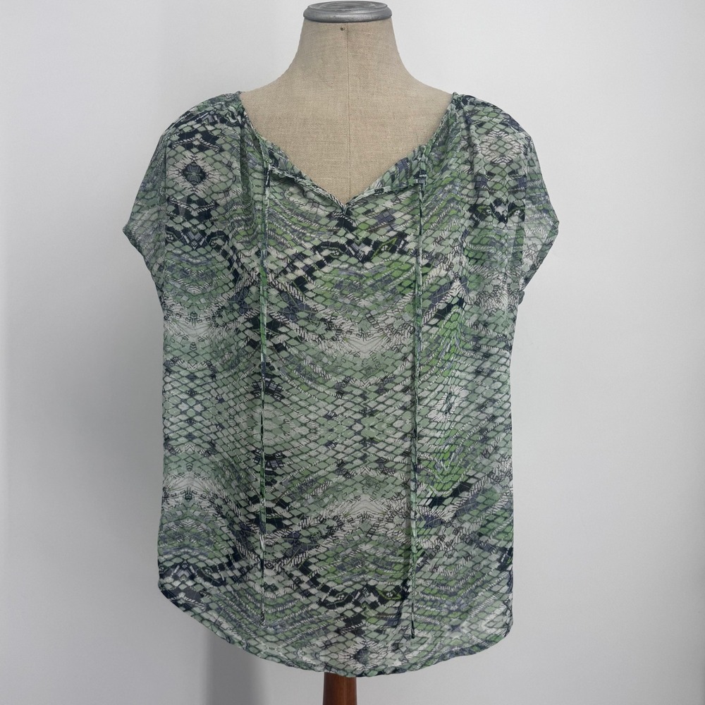 Cabi Blouse Womens Small Green Snakeskin Print Split Neck Tie Cap Sleeve 746‎